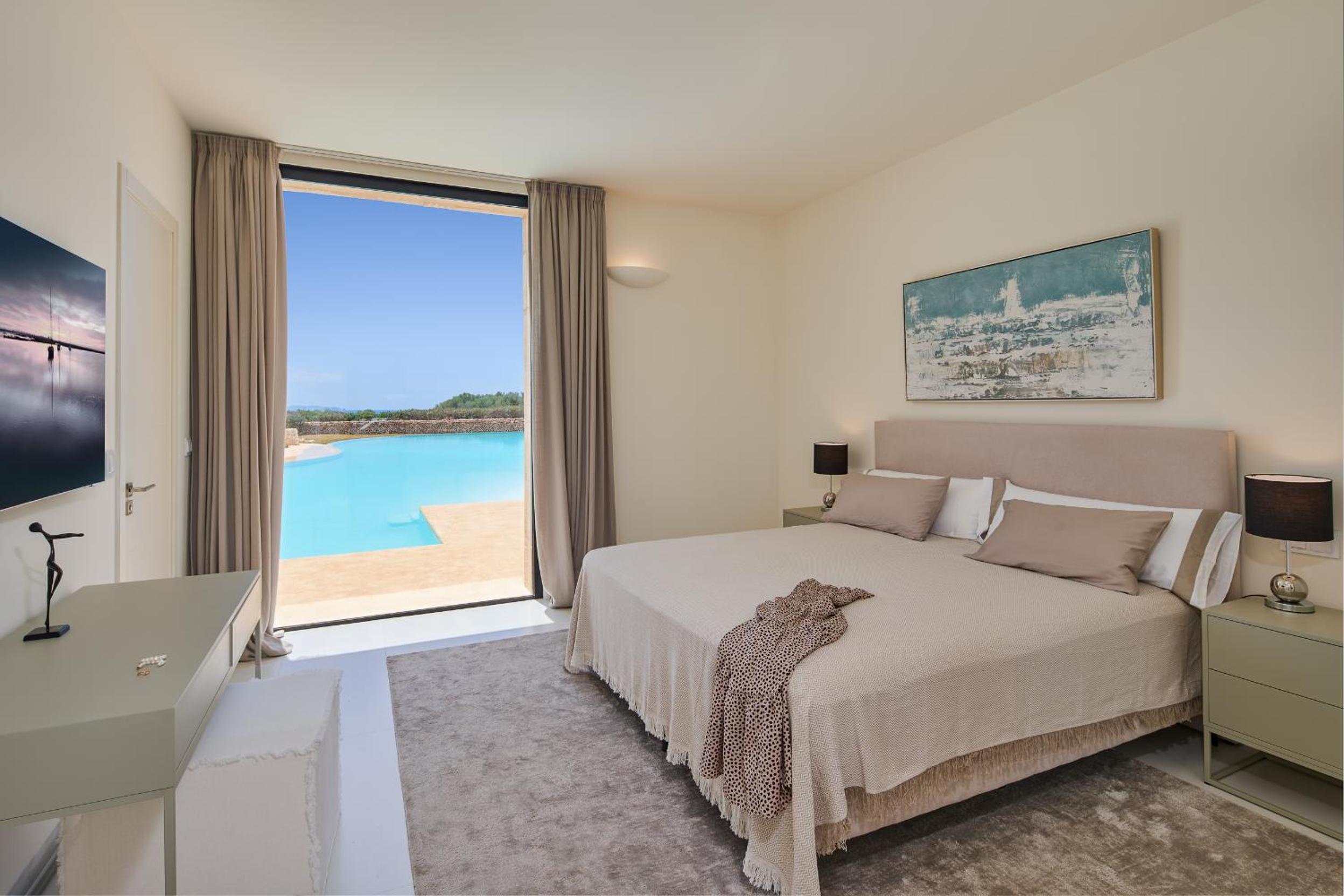 super luxury villa biggest pool Mallorca's