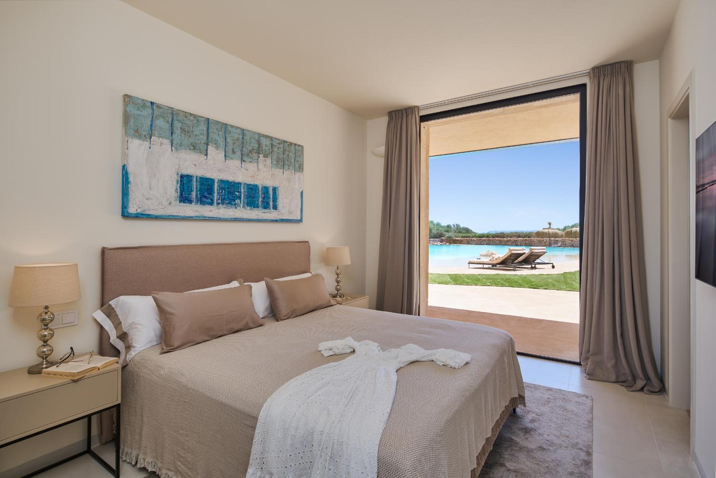super luxury villa biggest pool Mallorca's