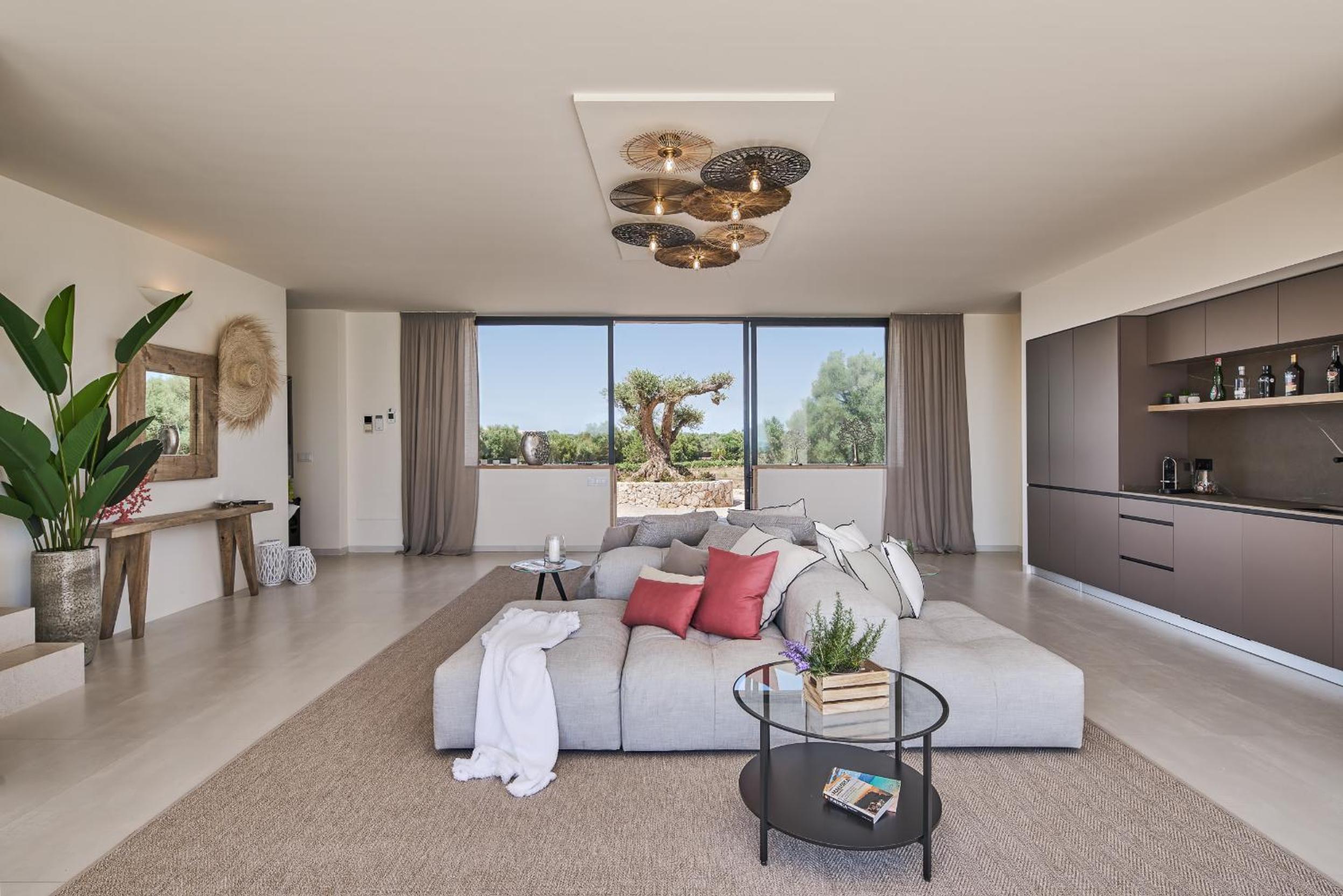 super luxury villa biggest pool Mallorca's