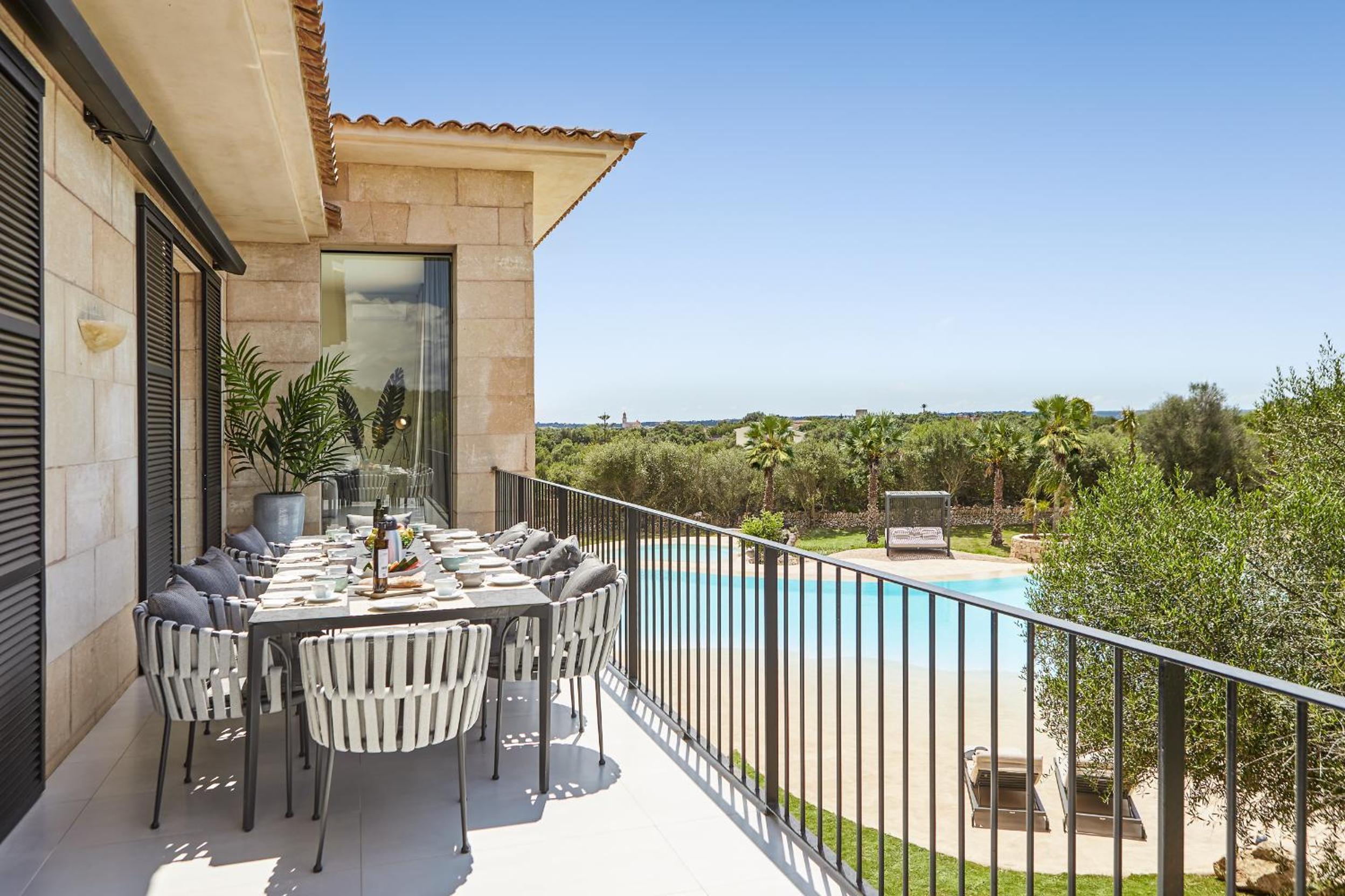 super luxury villa biggest pool Mallorca's