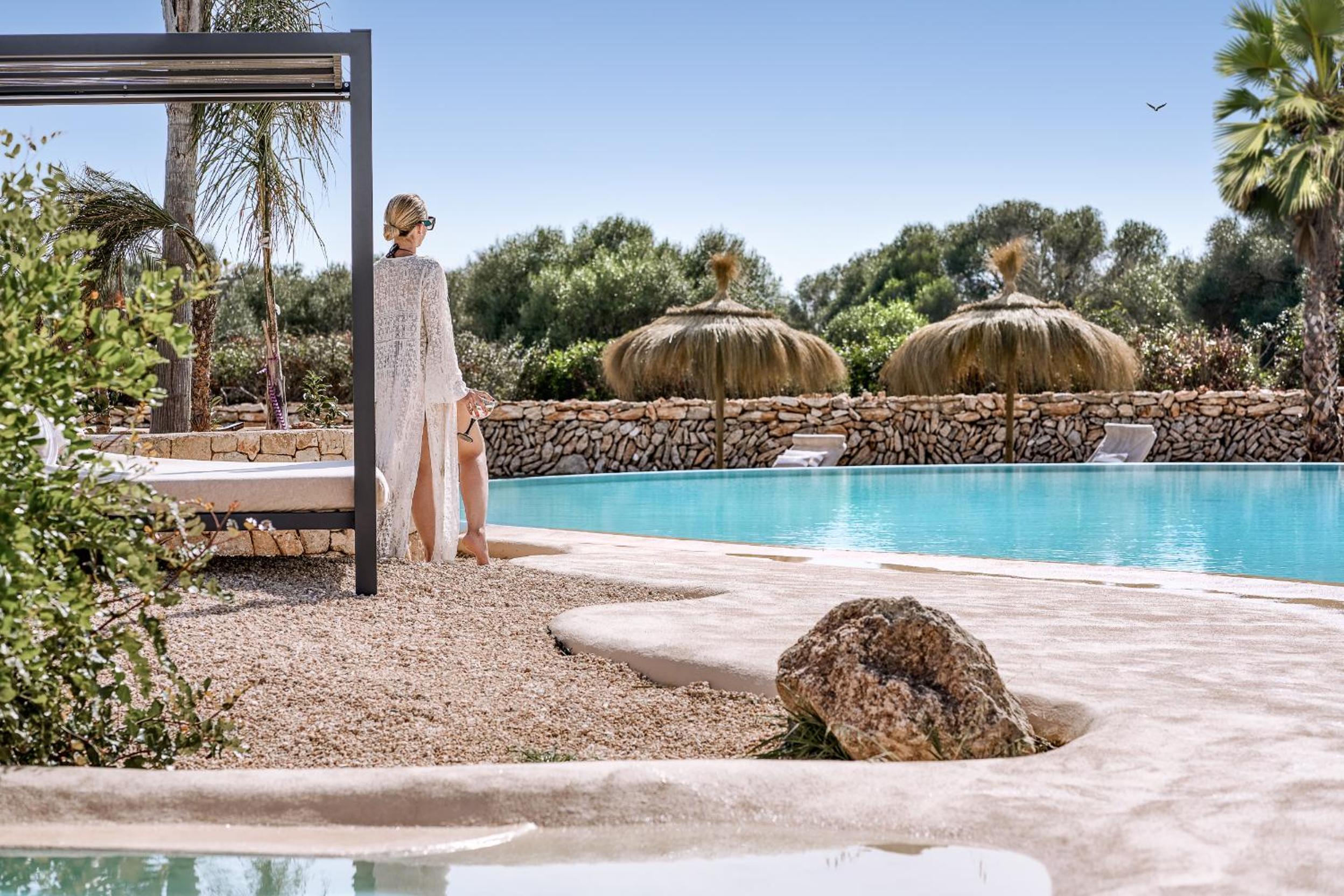 super luxury villa biggest pool Mallorca's