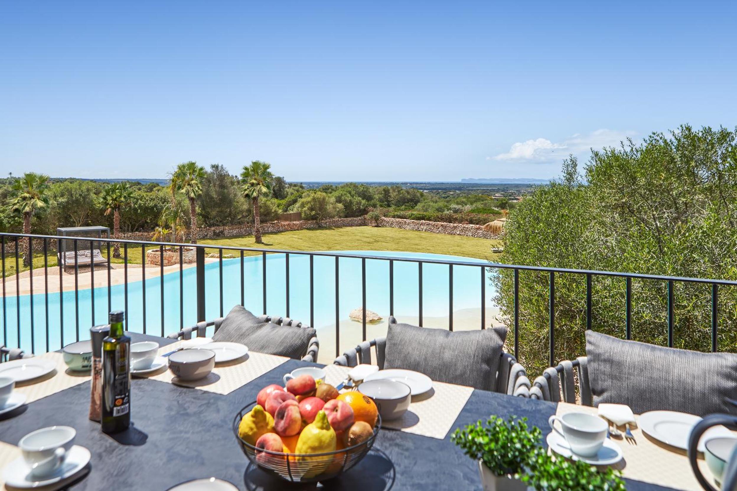 super luxury villa biggest pool Mallorca's