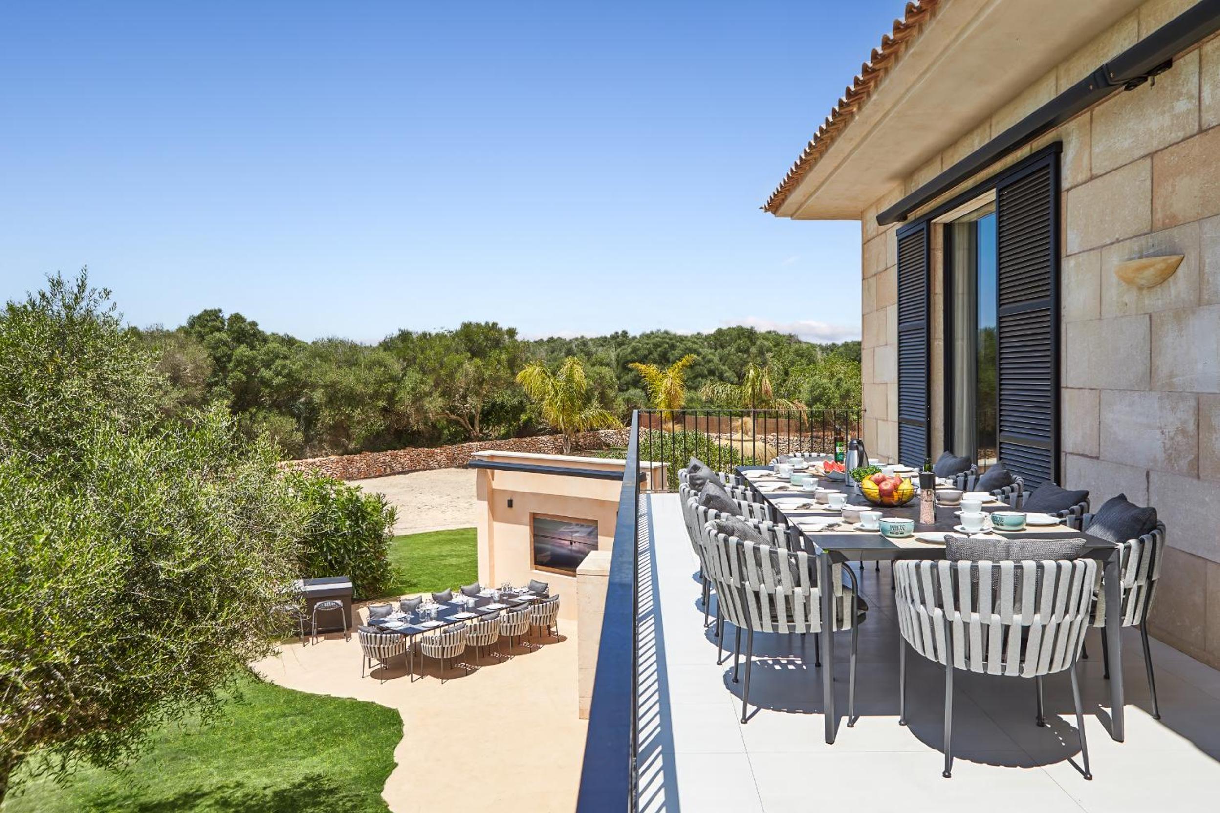 super luxury villa biggest pool Mallorca's