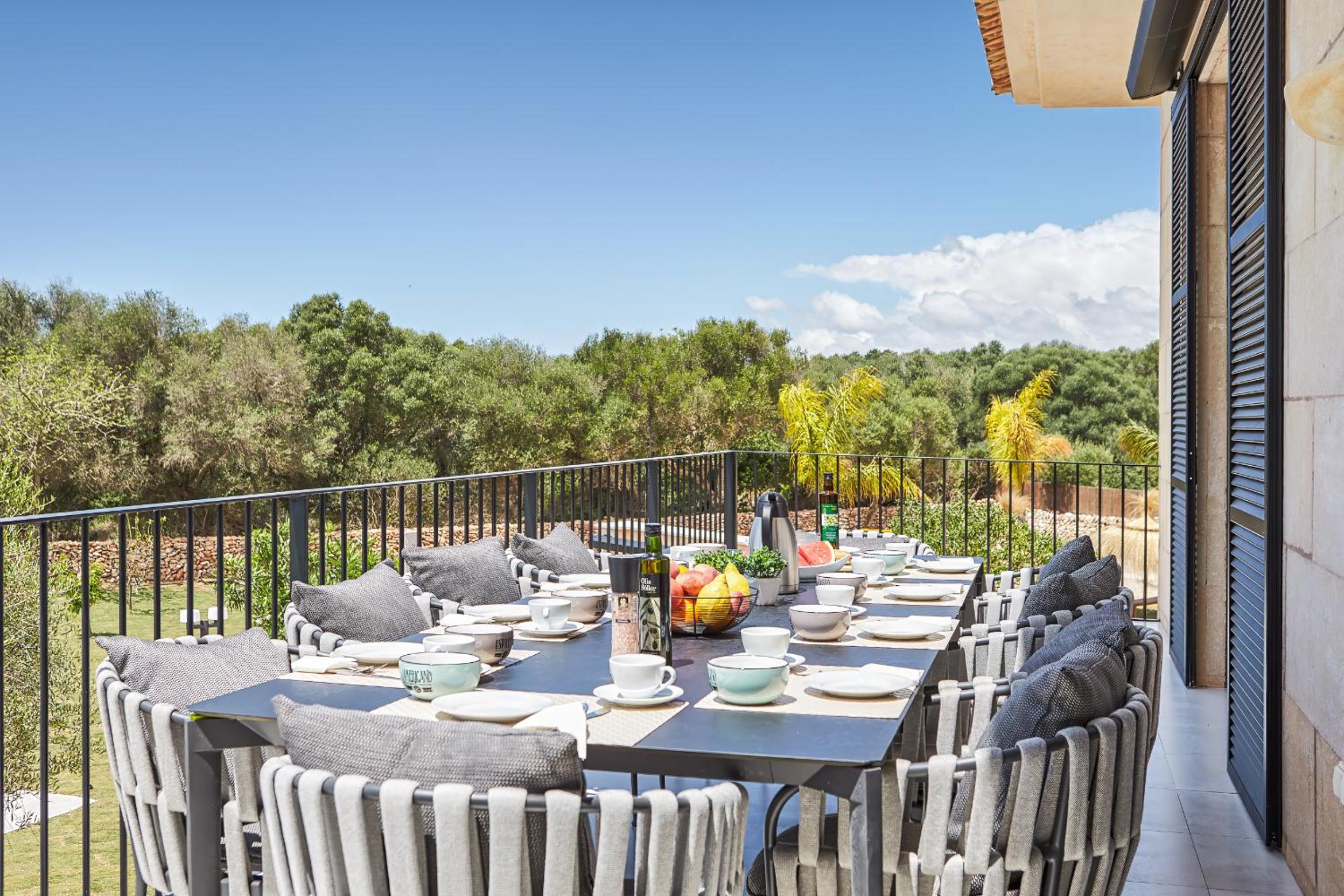 super luxury villa biggest pool Mallorca's