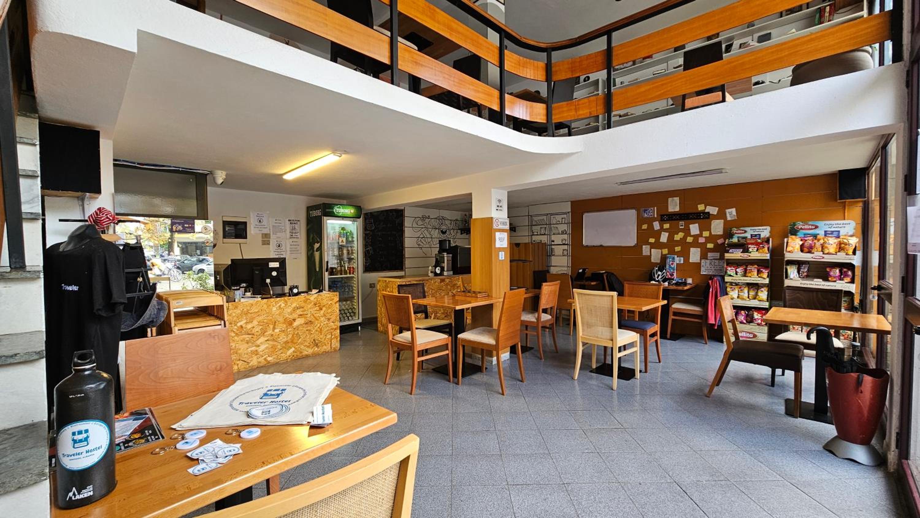 Traveler Hostel