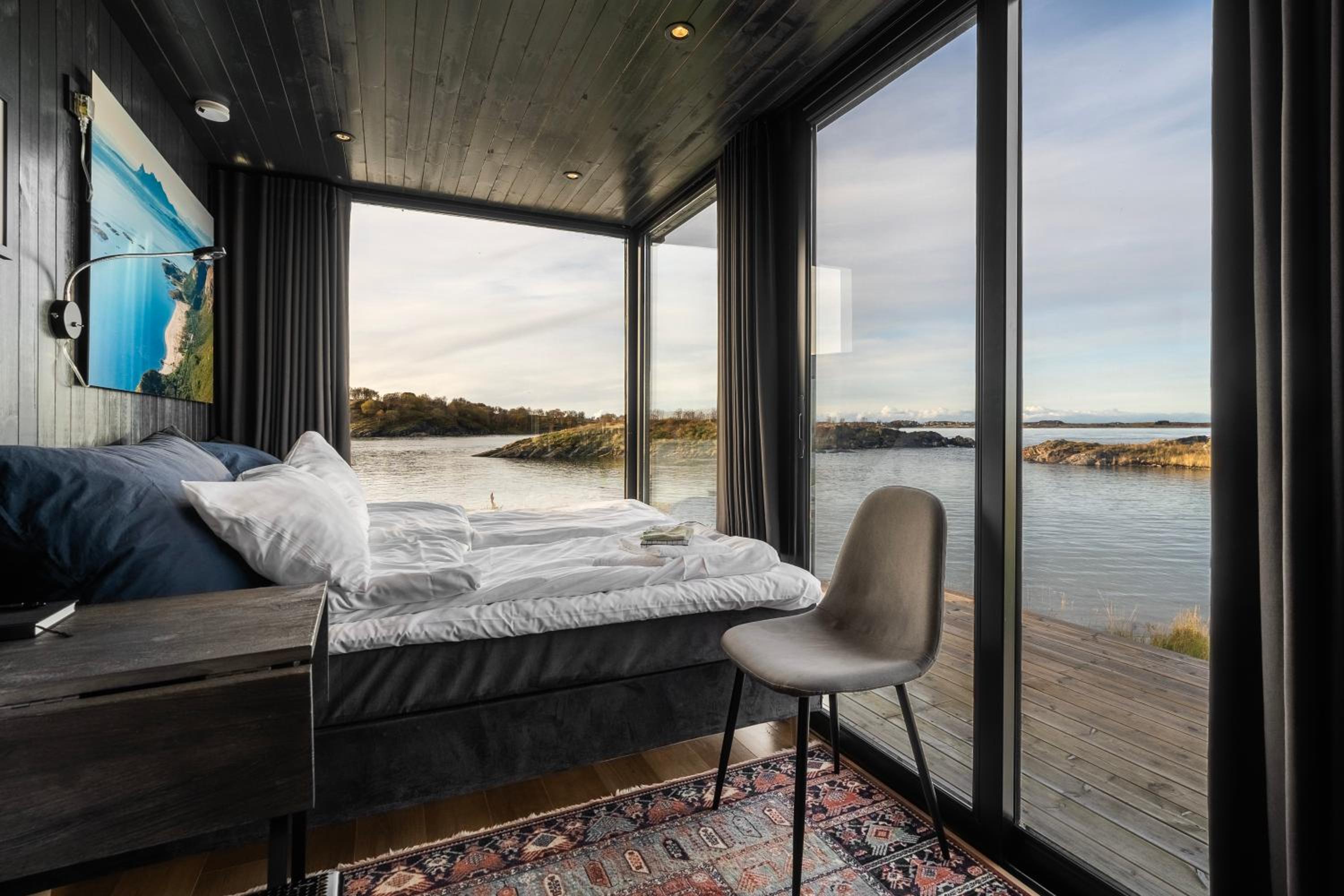Cool Cabins, Sandhornøy view 5