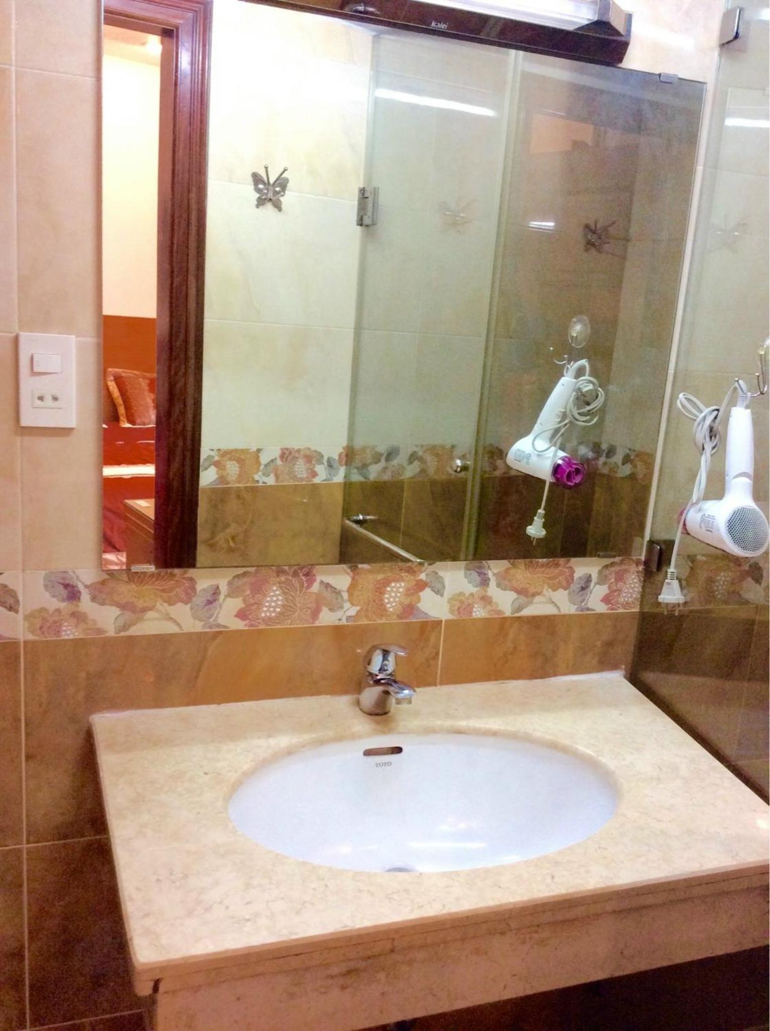 Serviced Apartment next to the Hanoi Opera House Căn hộ đầy đủ tiện nghi có thang máy ngay gần Nhà Hát Lớn