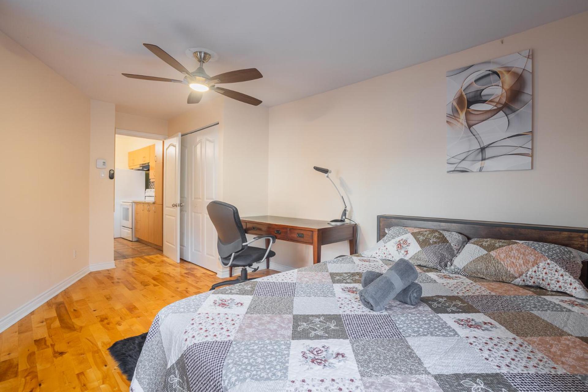 DUPLEX FOR GROUP STAY_MONT-ROYAL