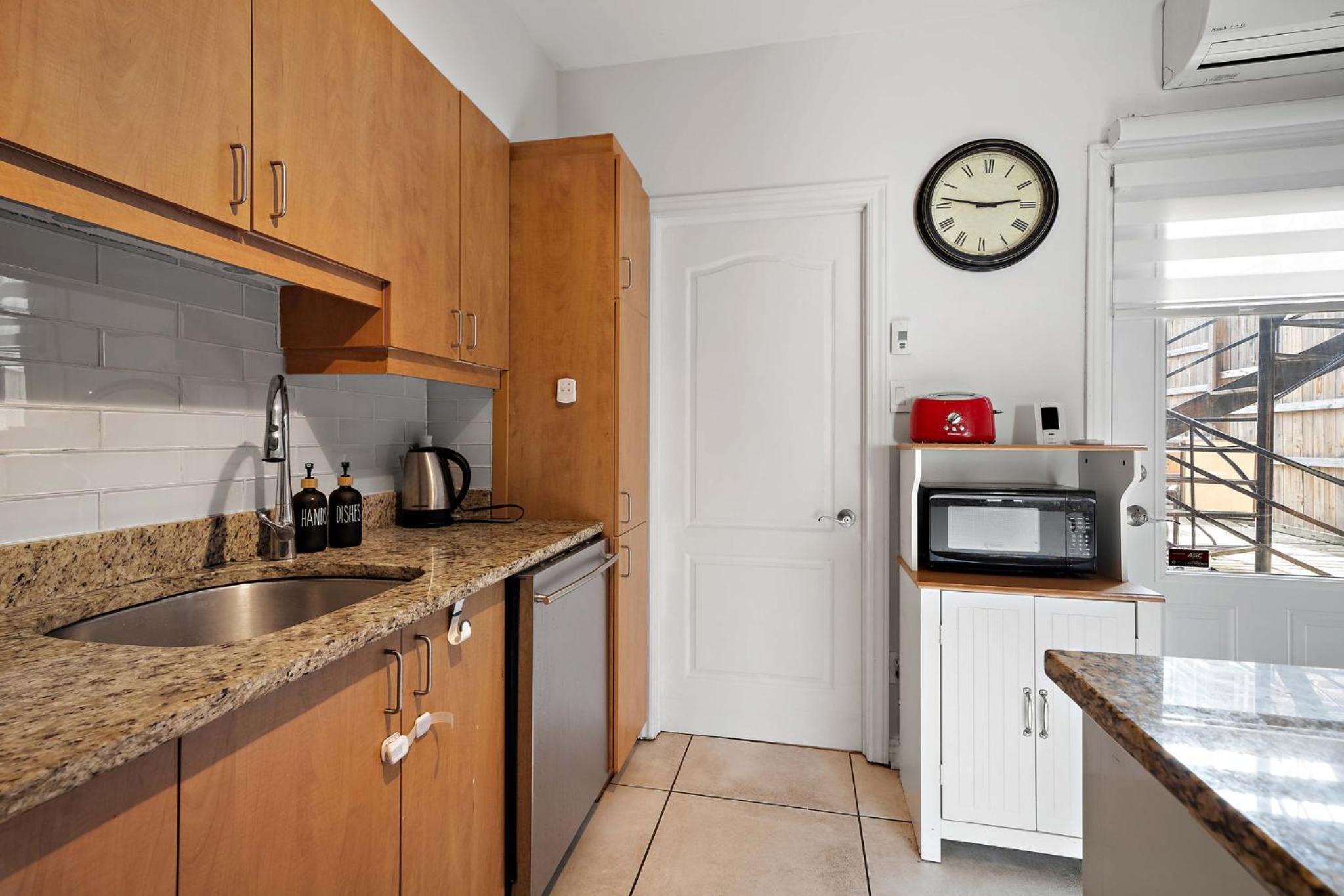 DUPLEX FOR GROUP STAY_MONT-ROYAL
