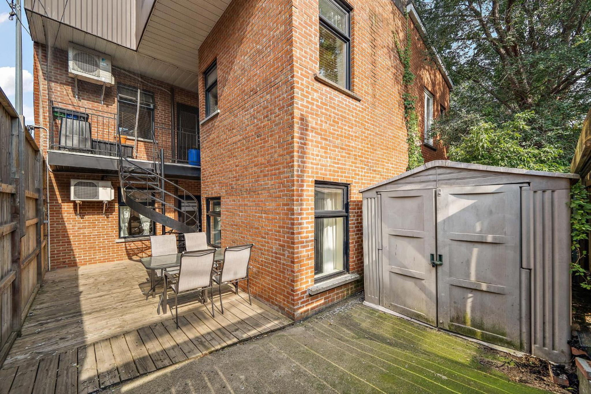DUPLEX FOR GROUP STAY_MONT-ROYAL