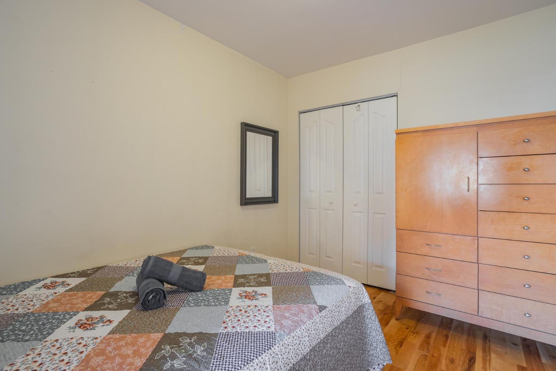 DUPLEX FOR GROUP STAY_MONT-ROYAL