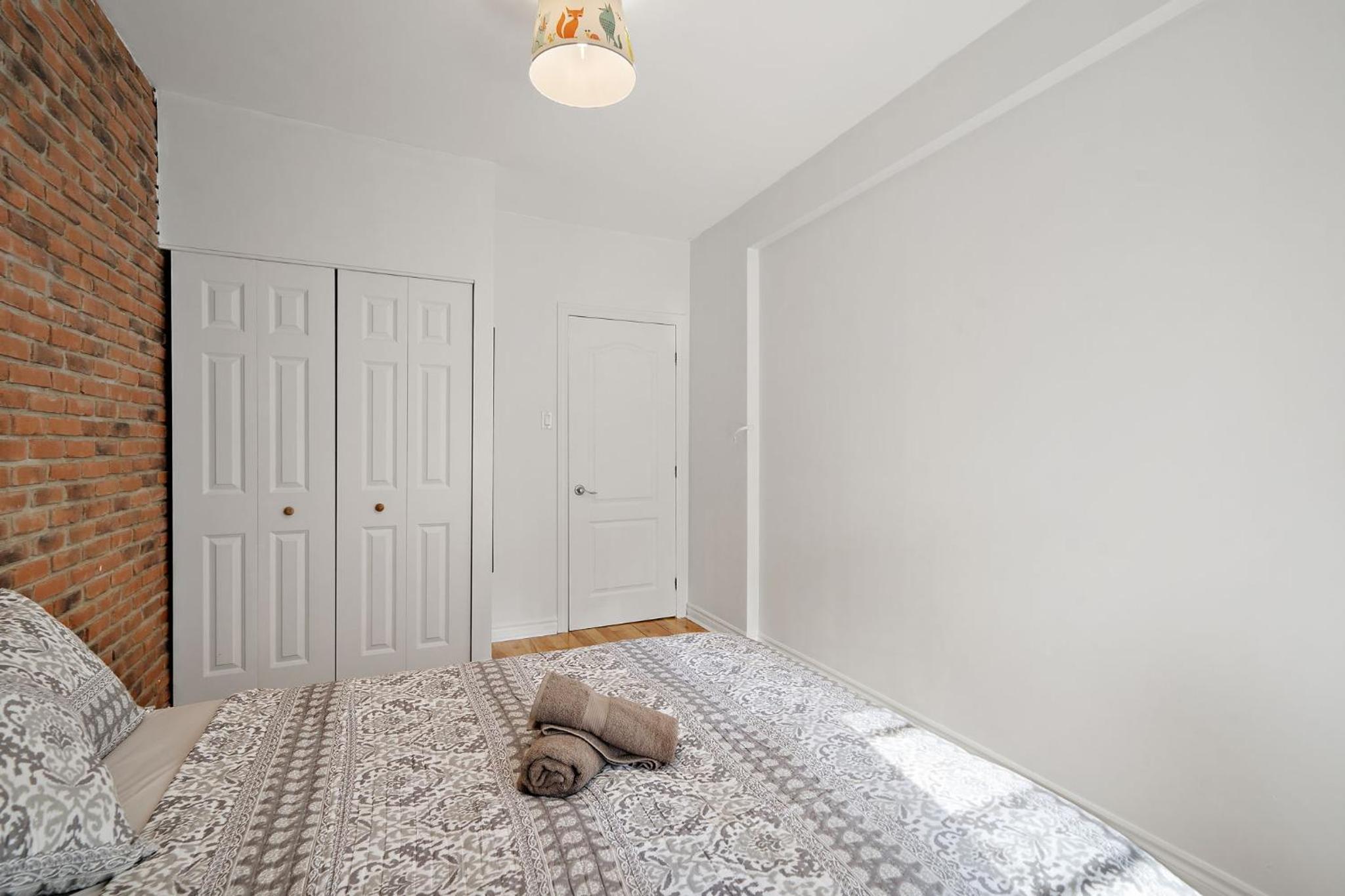 DUPLEX FOR GROUP STAY_MONT-ROYAL