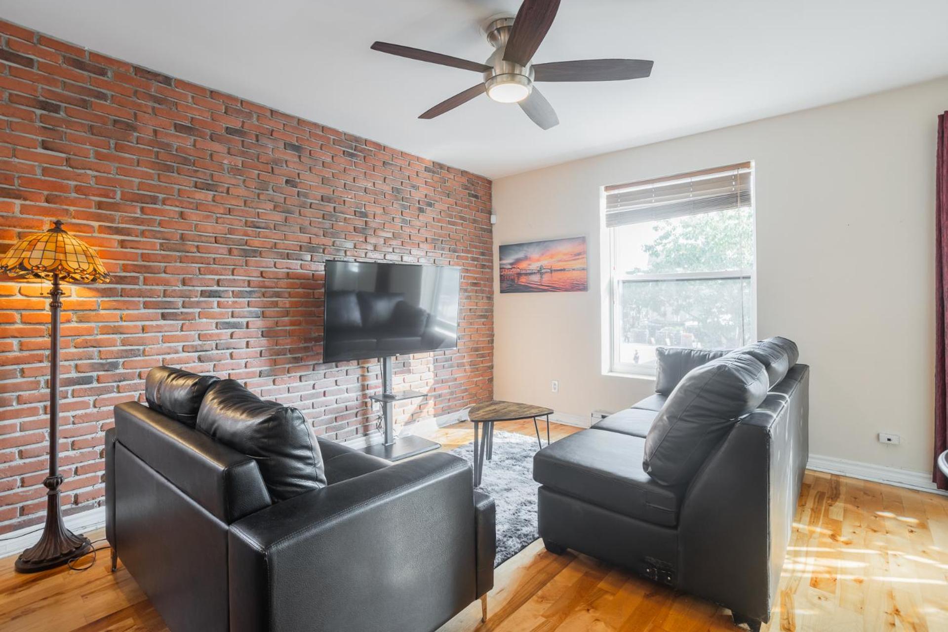 DUPLEX FOR GROUP STAY_MONT-ROYAL