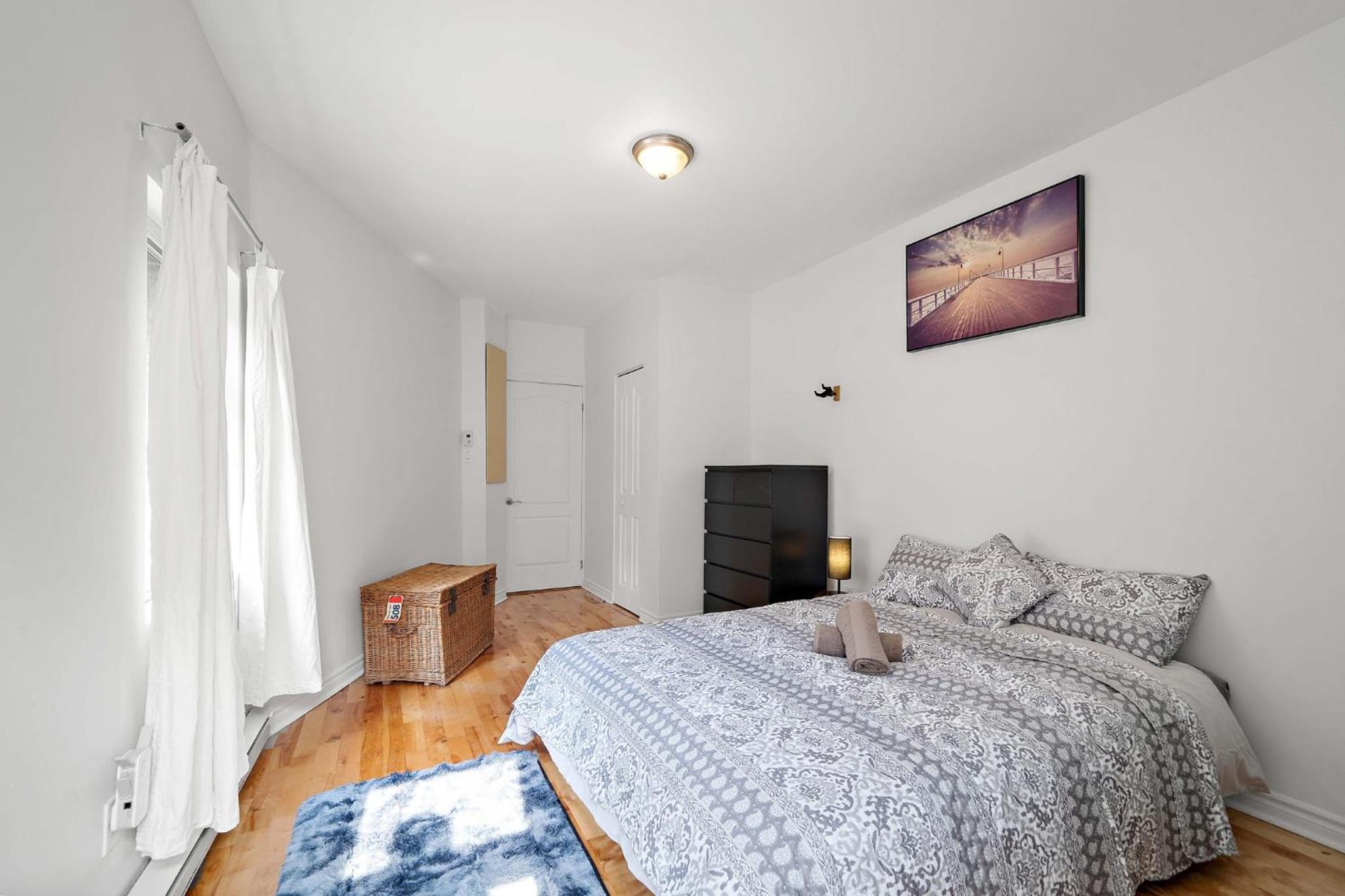 DUPLEX FOR GROUP STAY_MONT-ROYAL