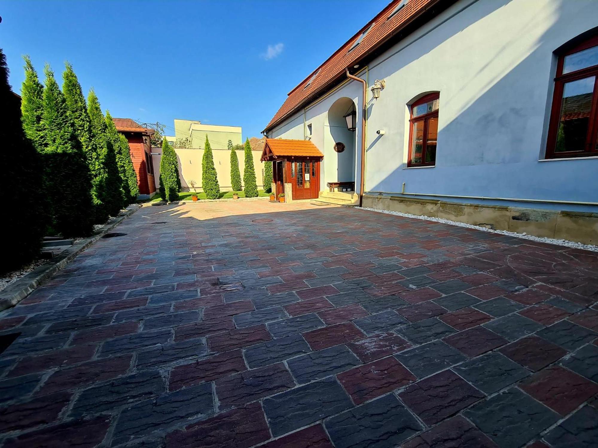 outdoor BBQ area