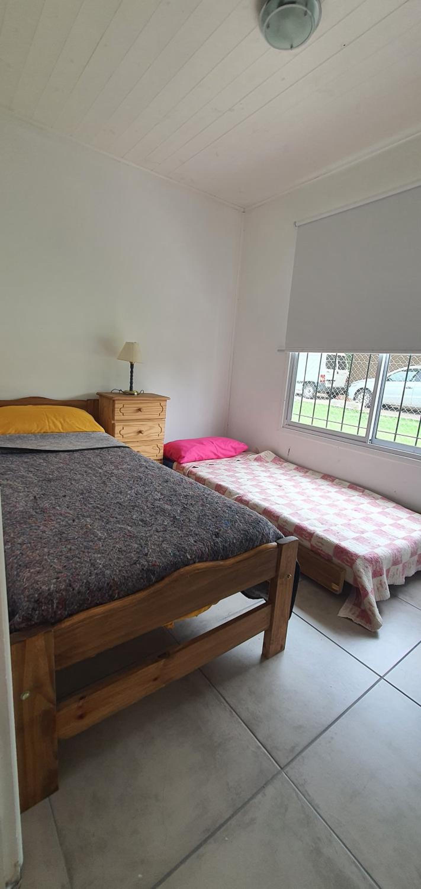 Casa con PILETA, PARRILLA y cochera cubierta