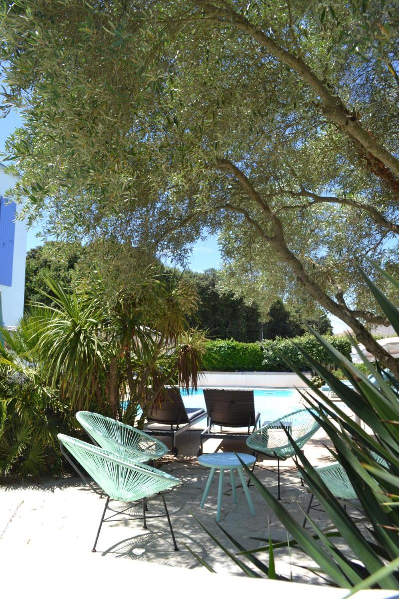 outdoor BBQ area