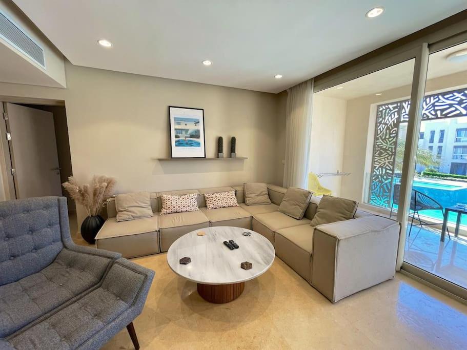 Hotel Stunning 2 BR/ Free Beach & Pool Access @ Mangroovy, El Gouna - Image 1