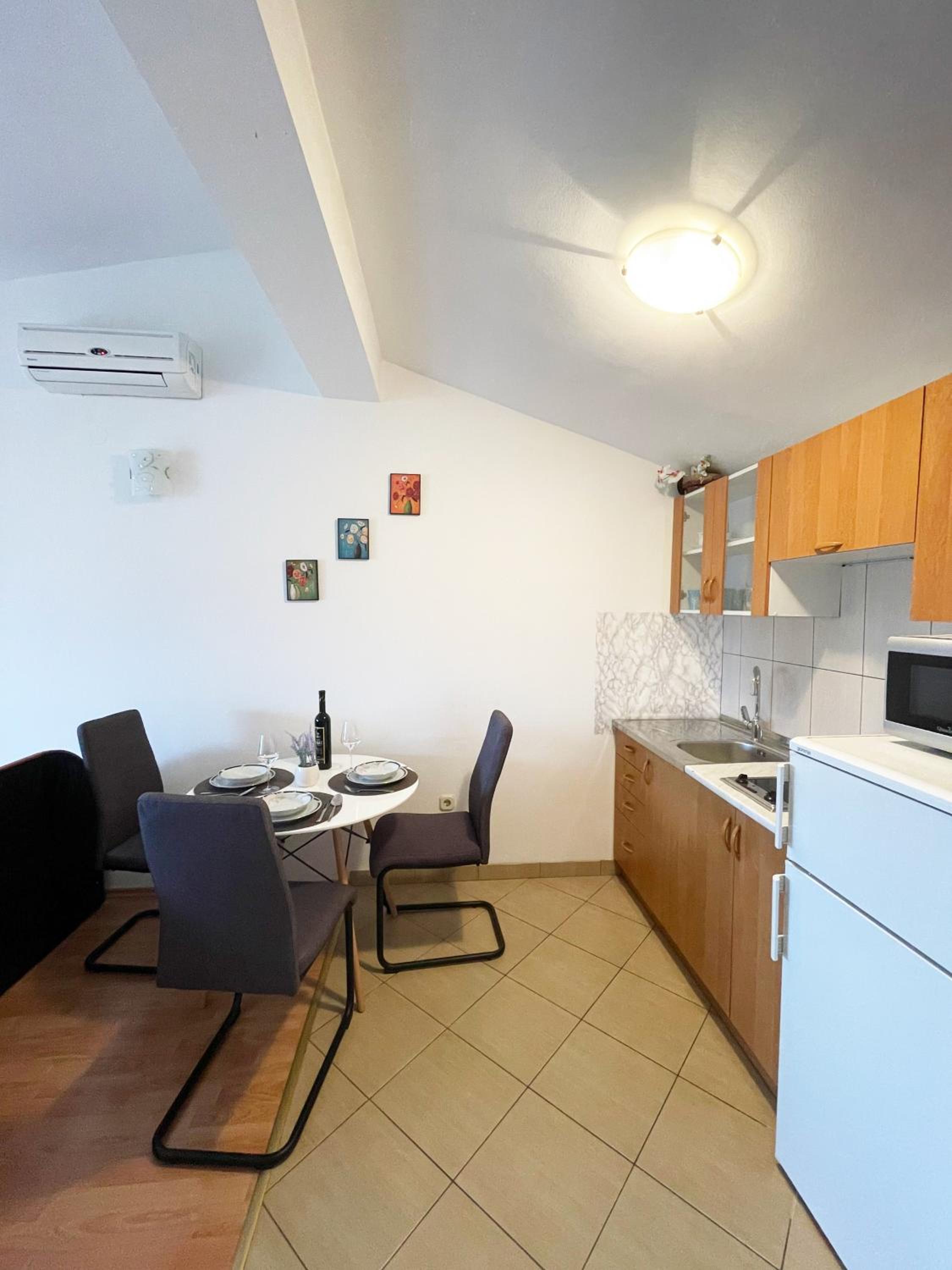 Apartments Mira