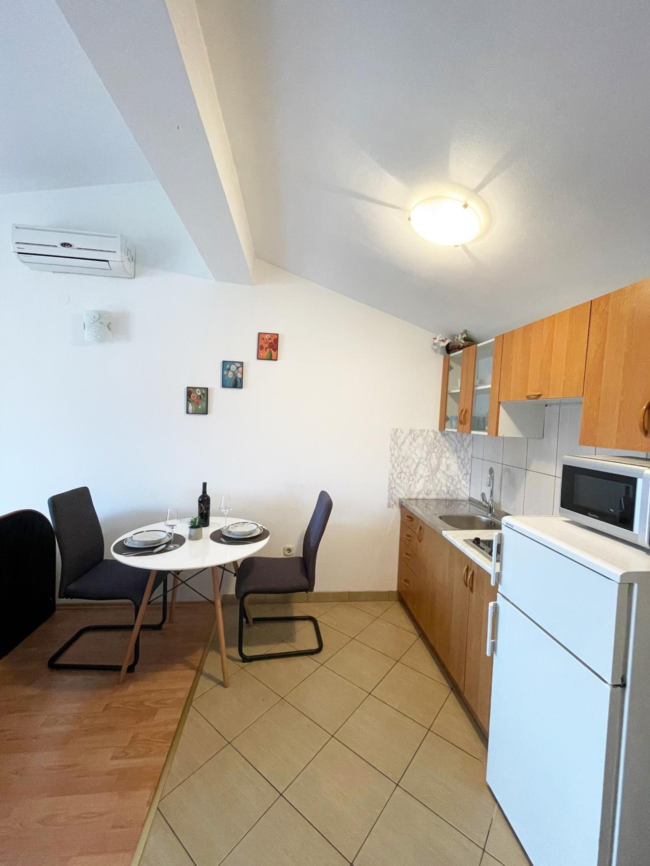 Apartments Mira