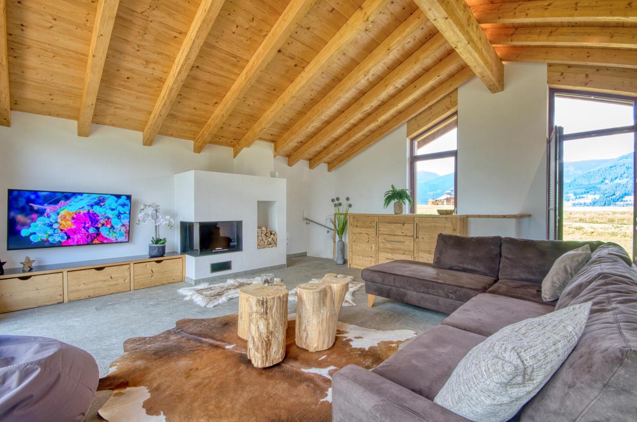 Ski-in Ski-out Chalet Maiskogel