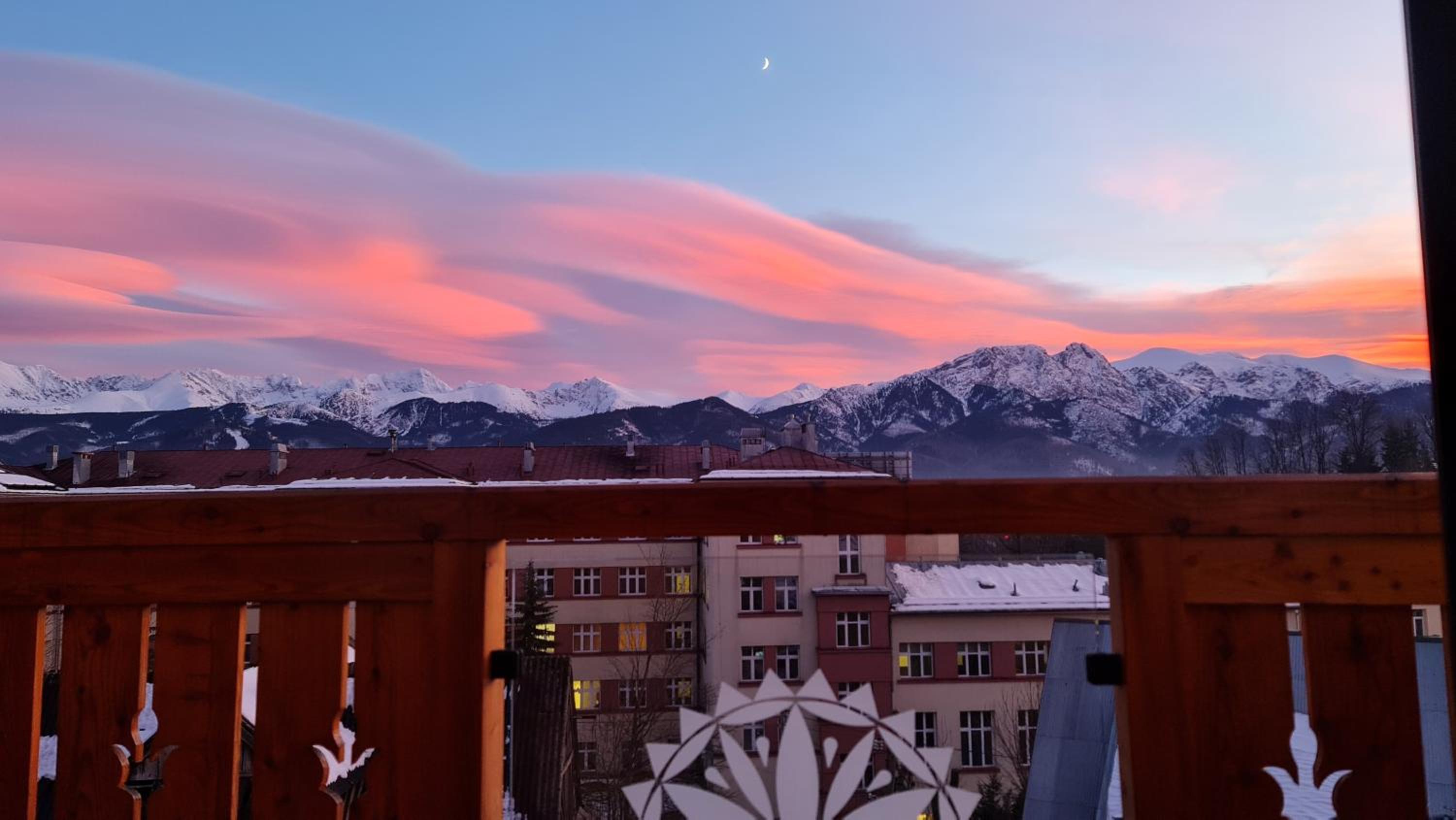 Villa Fortuna - Regionalne apartamenty & SPA - Sauna, Grill, Jacuzzi z widokiem na Tatry