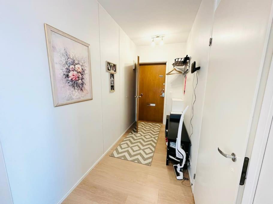 Relax Convenient Transit Stays -shared apartment