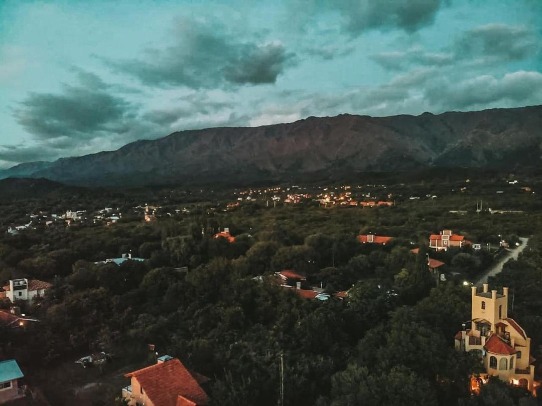 Las Nubes Apart