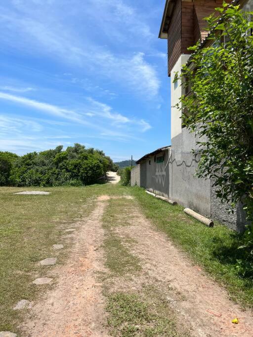 Casa à 100 metros da praia do campeche