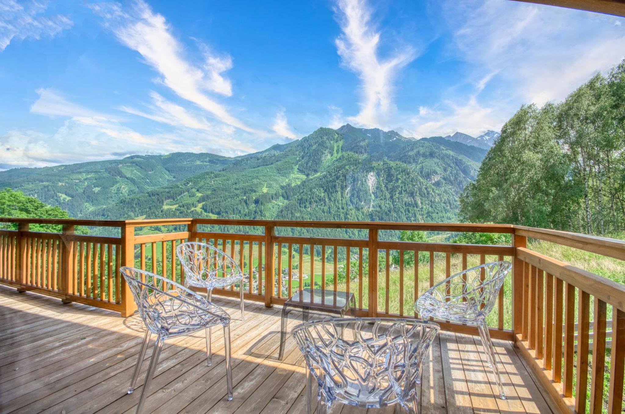 Ski-in Ski-out Chalet Maiskogel