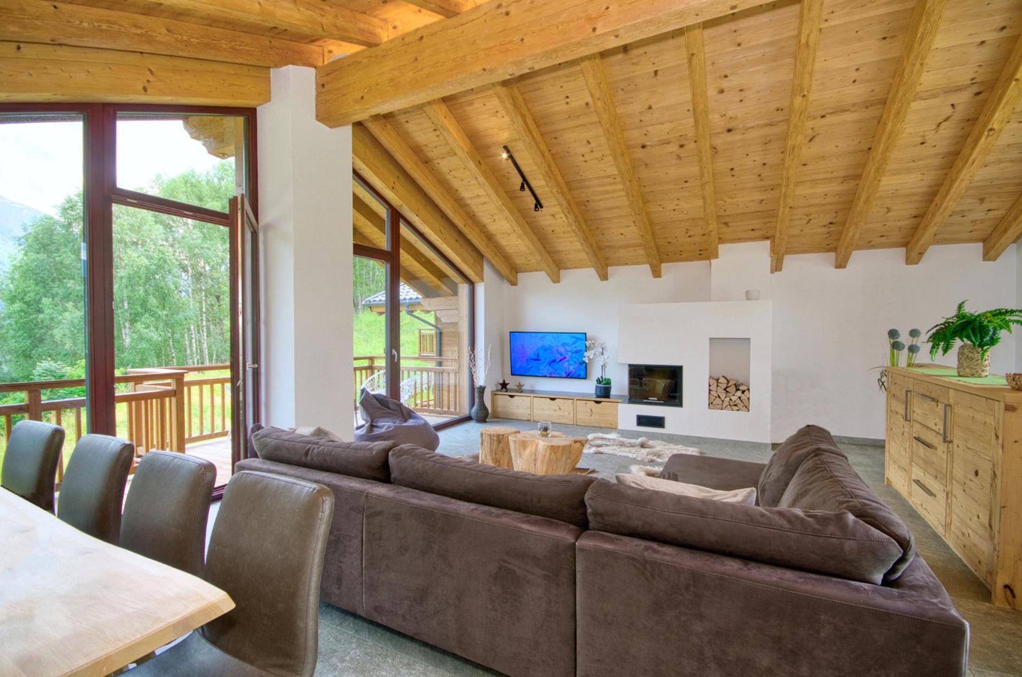 Ski-in Ski-out Chalet Maiskogel