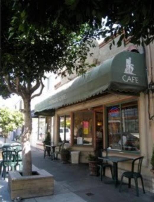 Beautiful Downtown & Bay Bridge, Vineyard Views! view 3
