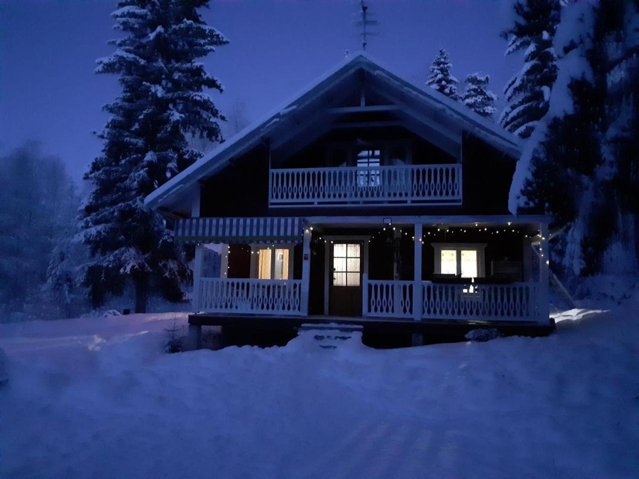 Rauhallinen mökki