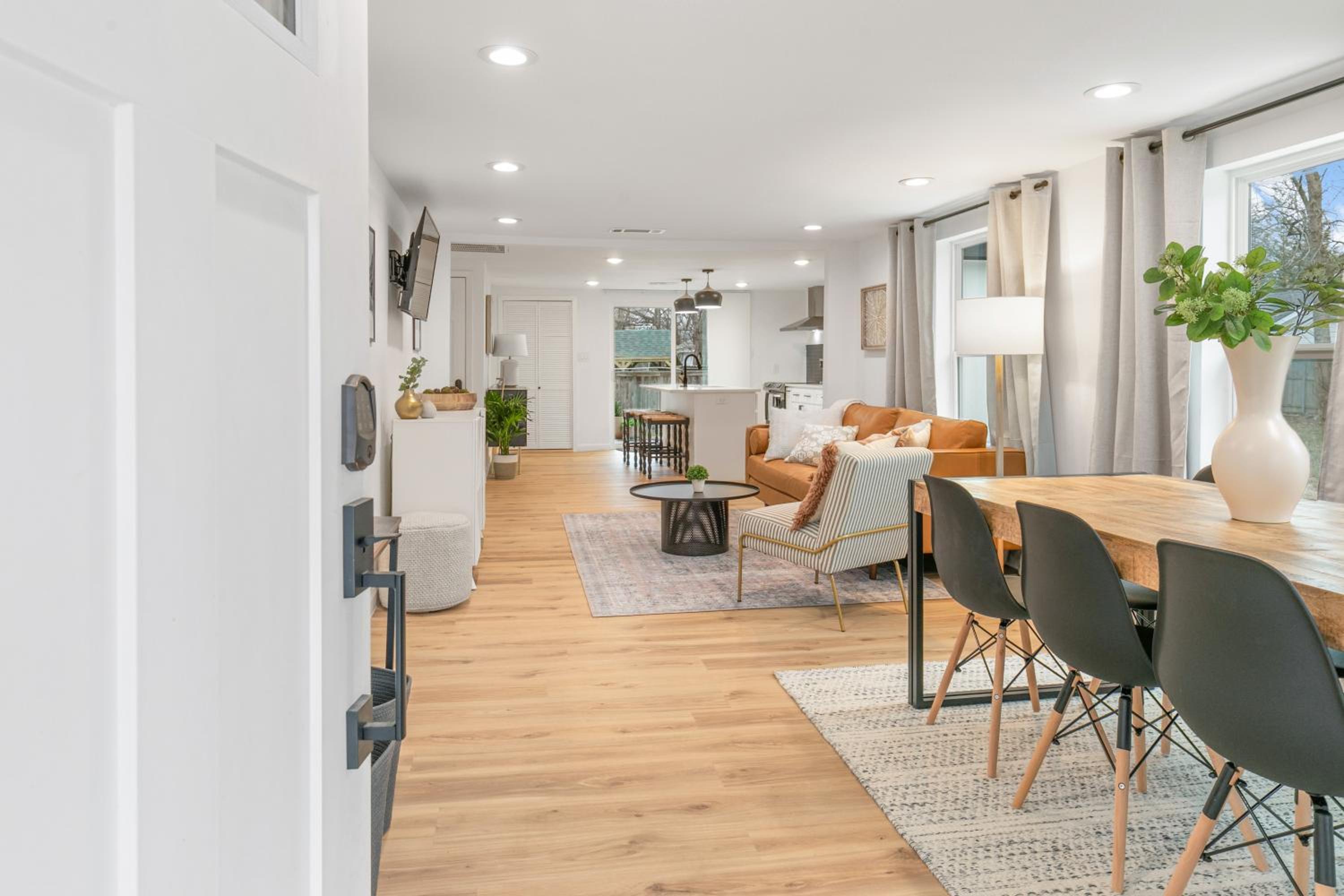 Cozy Home in Downtown McKinney with Backyard view 5