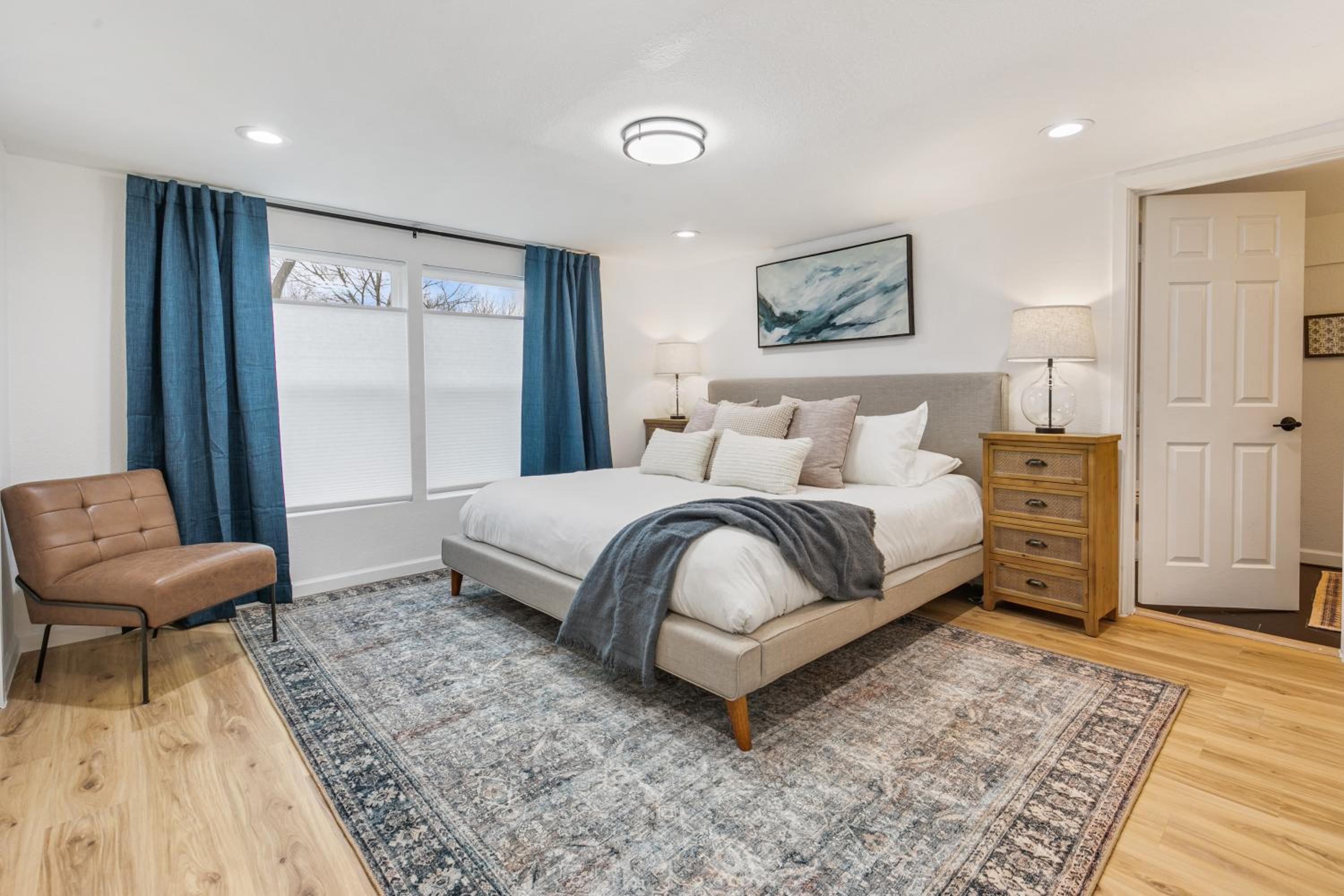 Cozy Home in Downtown McKinney with Backyard view 3