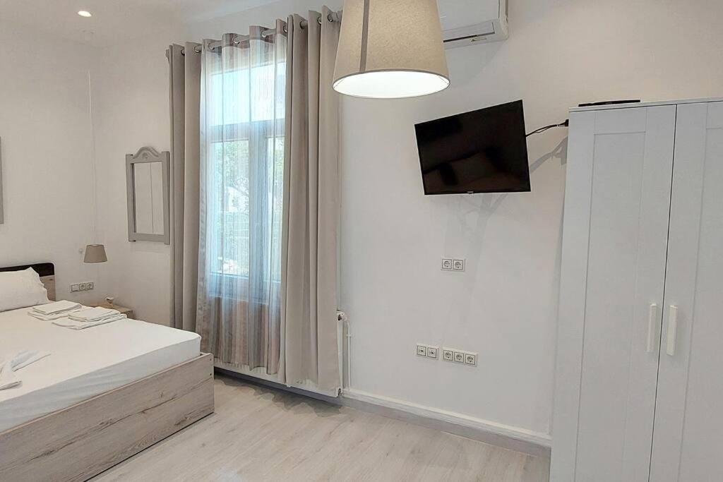 Seaside cushy studio