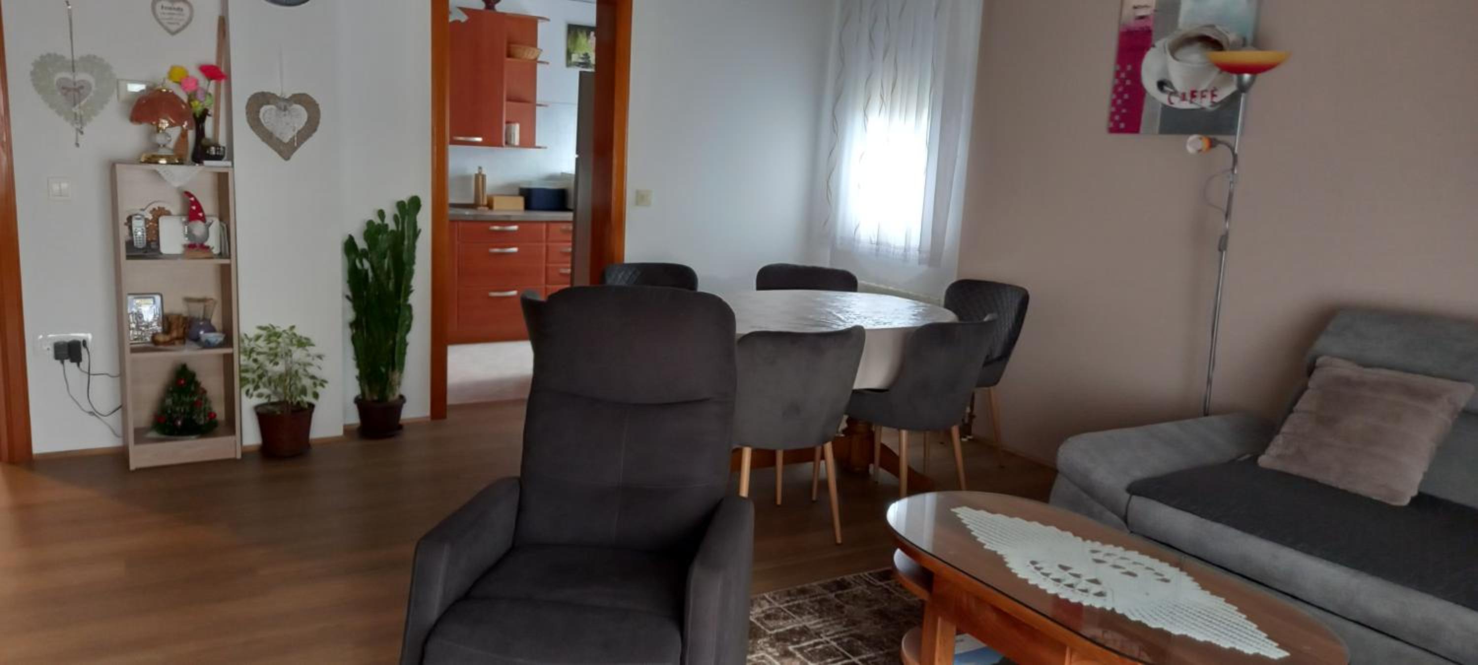 Apartment ROKO with sauna & view
