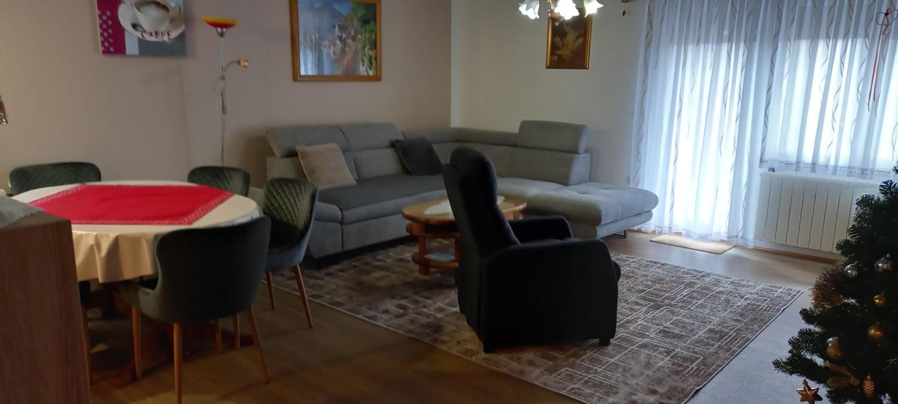 Apartment ROKO with sauna & view