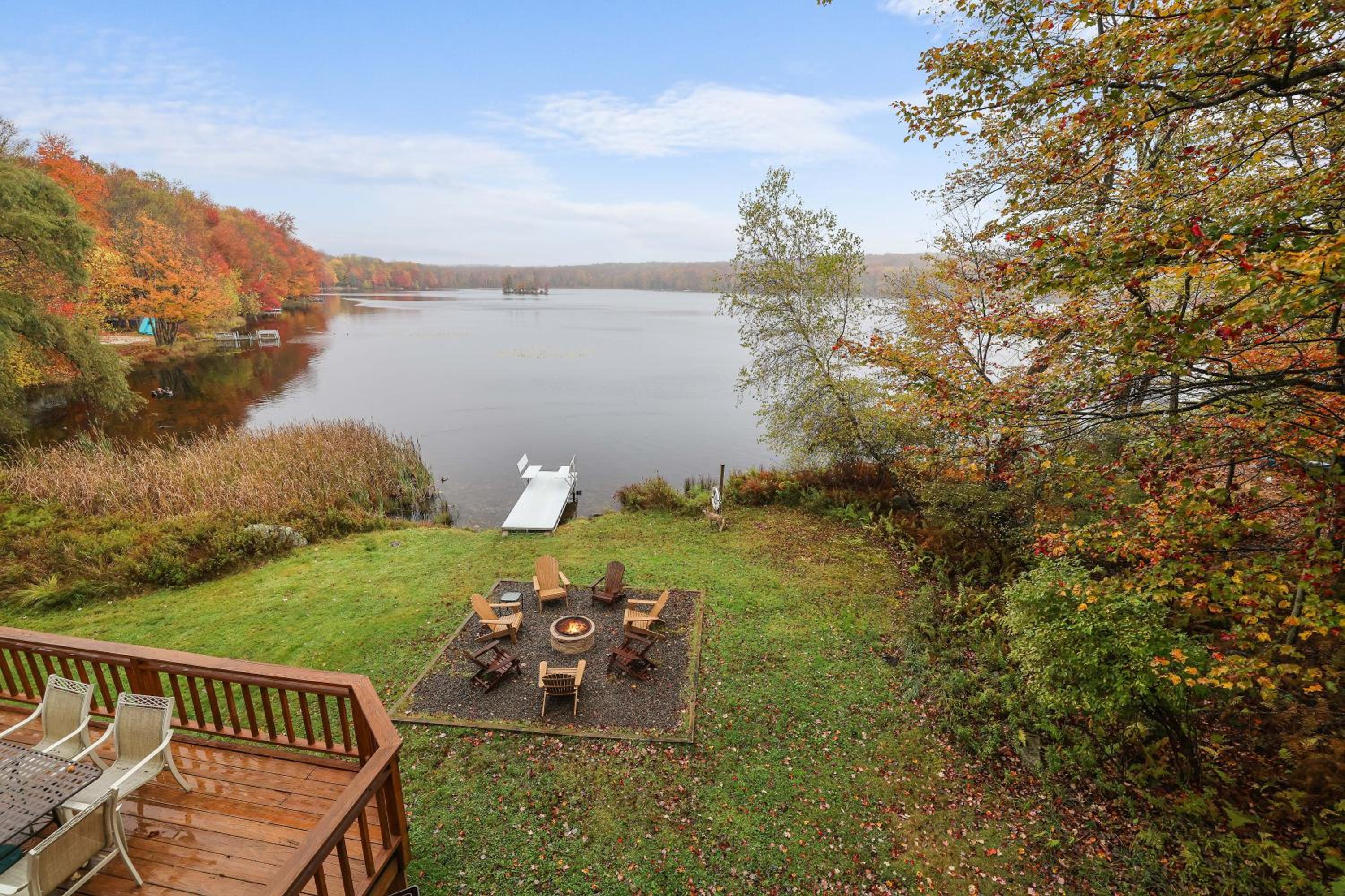 Lake Front Hot Tub Fire Pit Kayaks On Site view 4