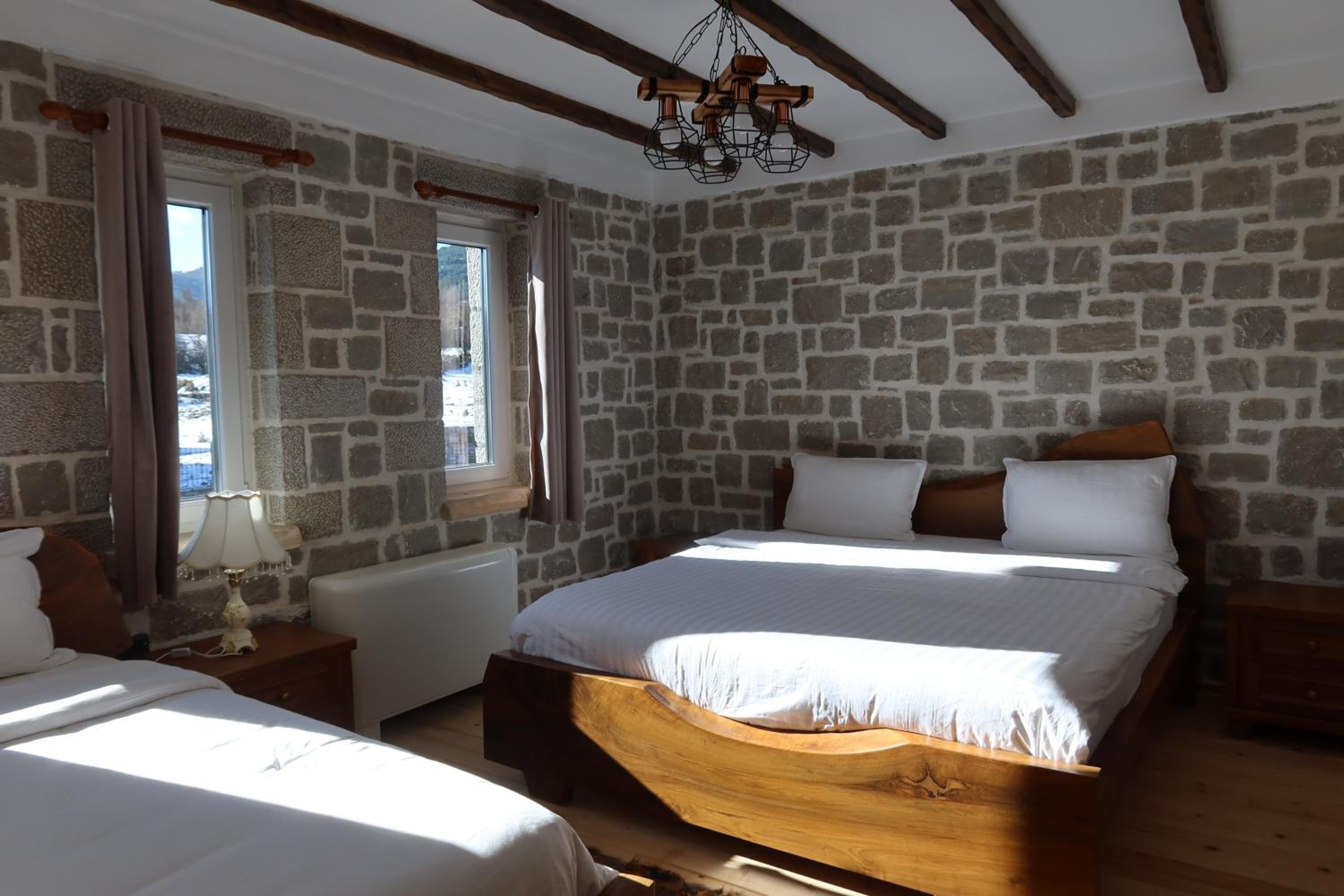 Stone Villas Voskopoja