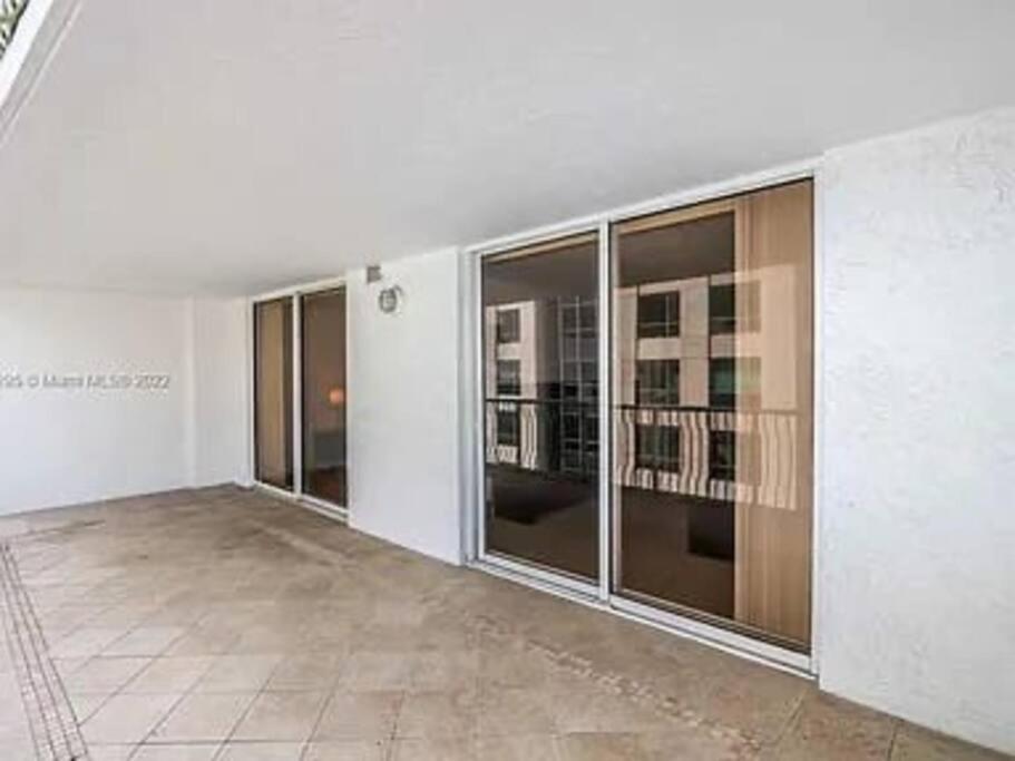 Club at Brickell Bay Bayview Balcony 1BR Free Parking