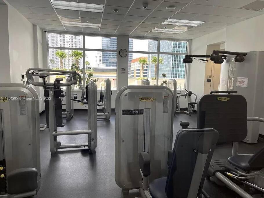 Club at Brickell Bay Bayview Balcony 1BR Free Parking