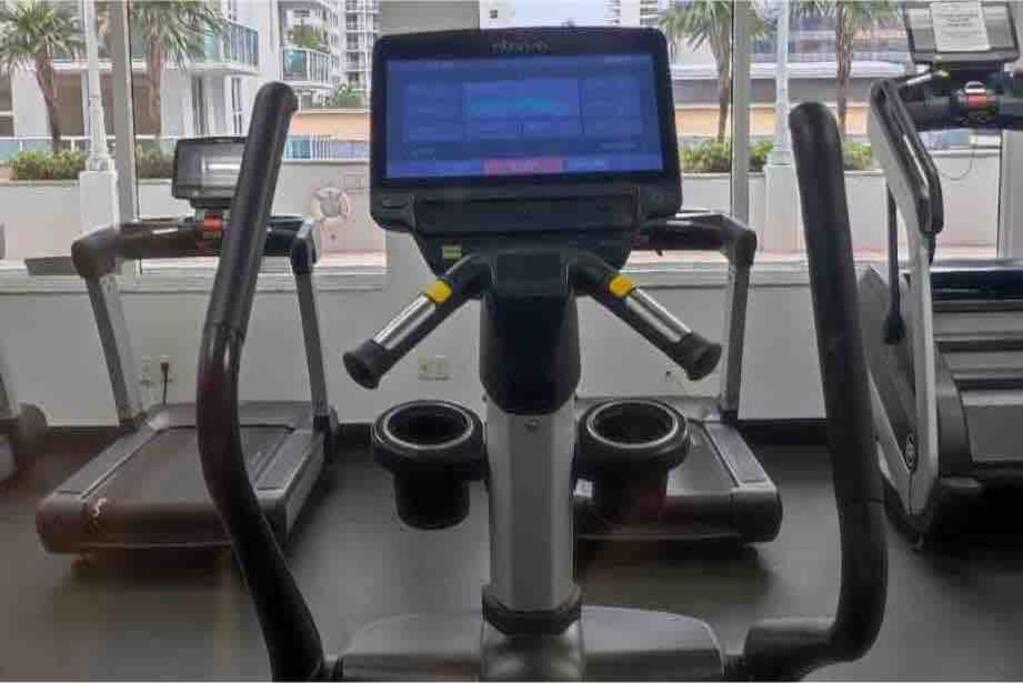Club at Brickell Bay Bayview Balcony 1BR Free Parking
