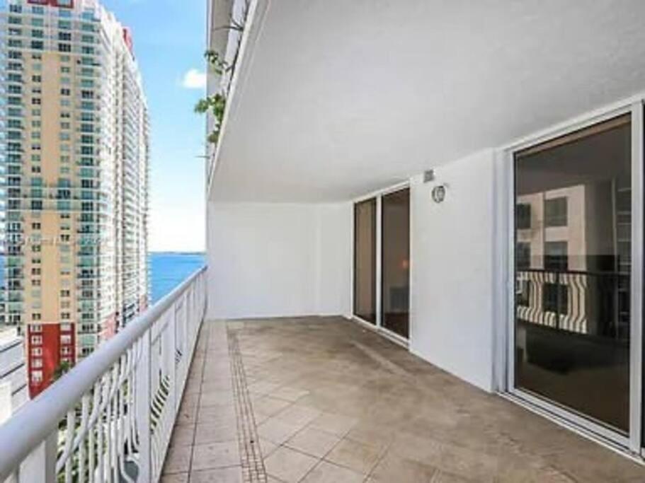 Club at Brickell Bay Bayview Balcony 1BR Free Parking
