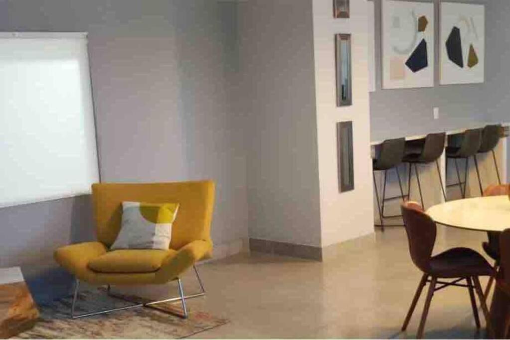 Club at Brickell Bay Bayview Balcony 1BR Free Parking