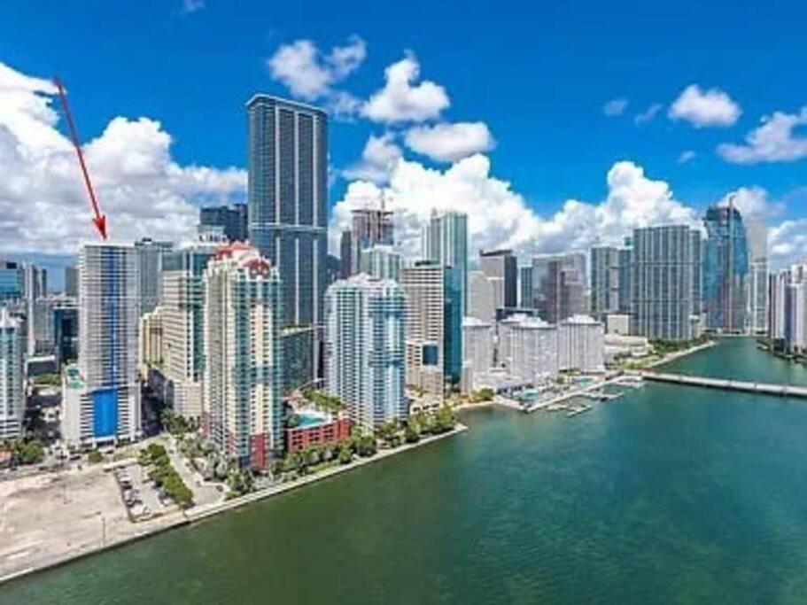 Club at Brickell Bay Bayview Balcony 1BR Free Parking