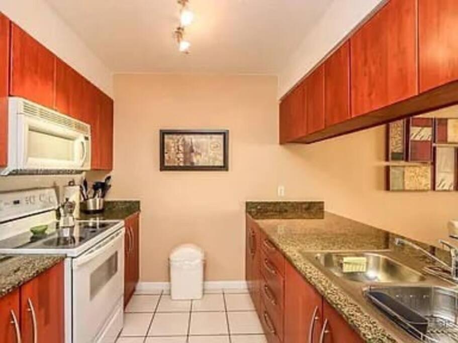 Club at Brickell Bay Bayview Balcony 1BR Free Parking