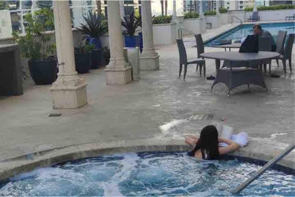 Club at Brickell Bay Bayview Balcony 1BR Free Parking
