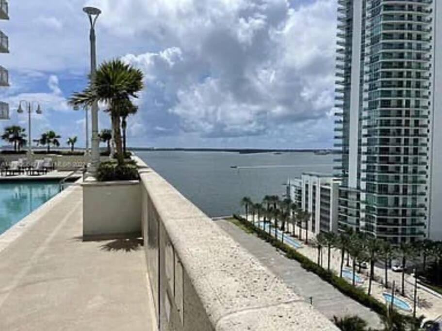 Club at Brickell Bay Bayview Balcony 1BR Free Parking