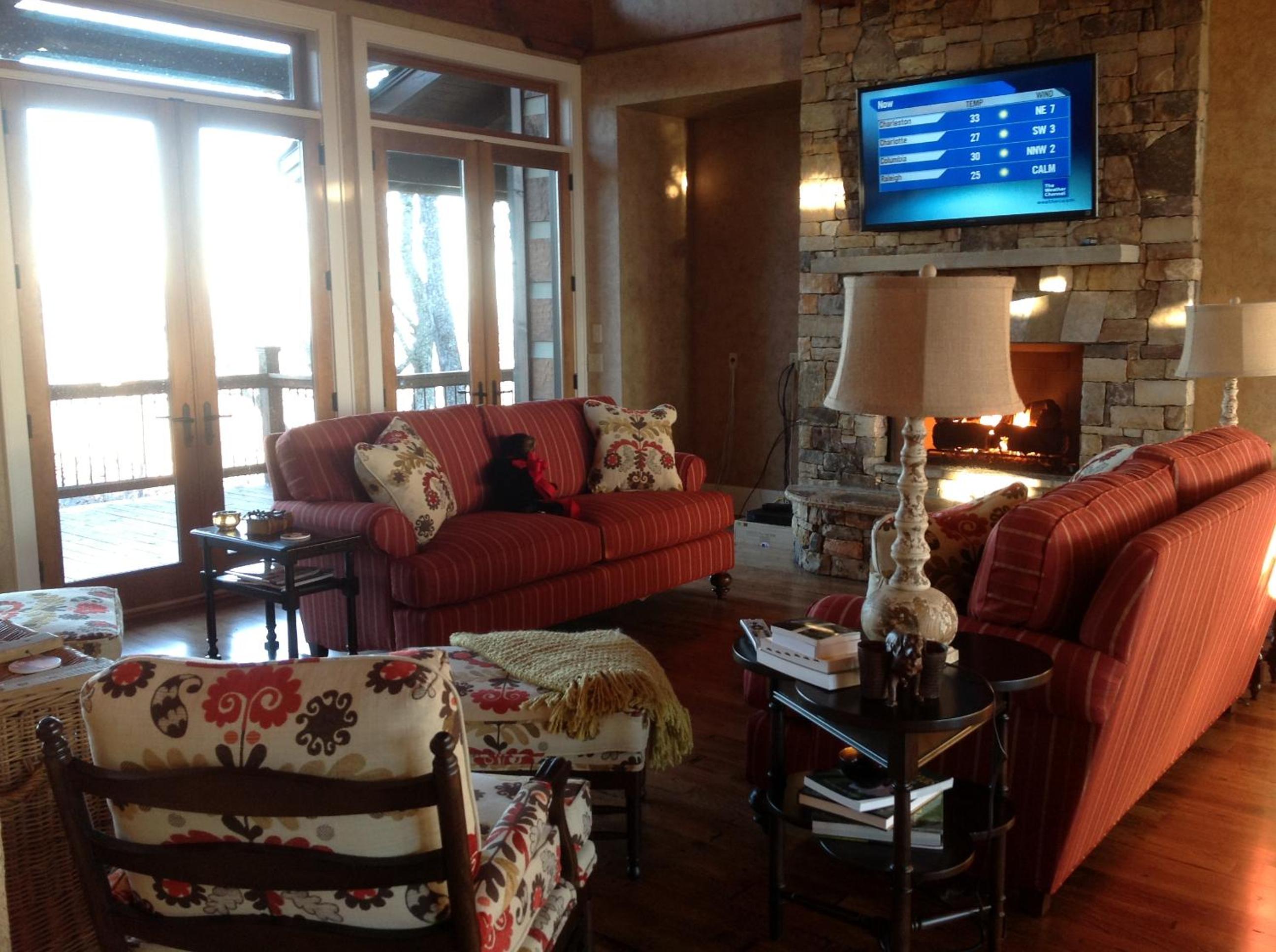 Buttercup Haven - Sweeping Mountain Views - 5 Star Rated Home - Hot Tub view 5